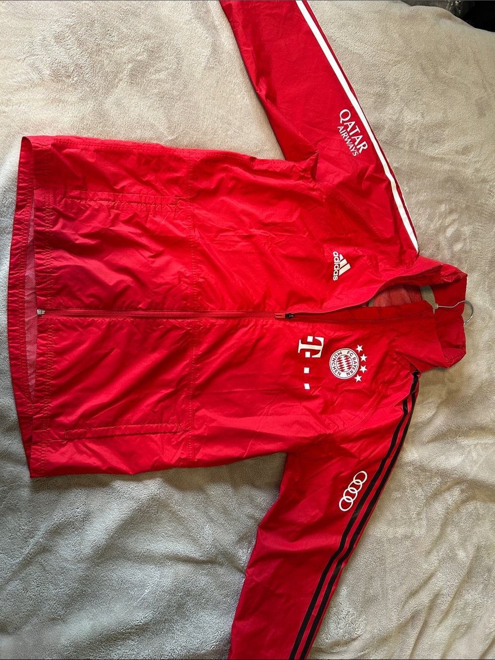 FC Bayern München Adidas Windbreaker Red T-Mobile Qatar Airways Audi Size M